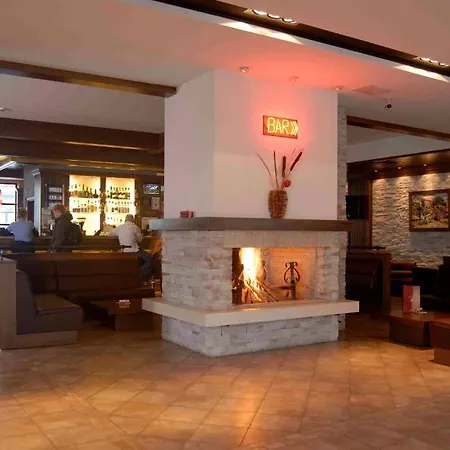 Lion מלון בנסקו