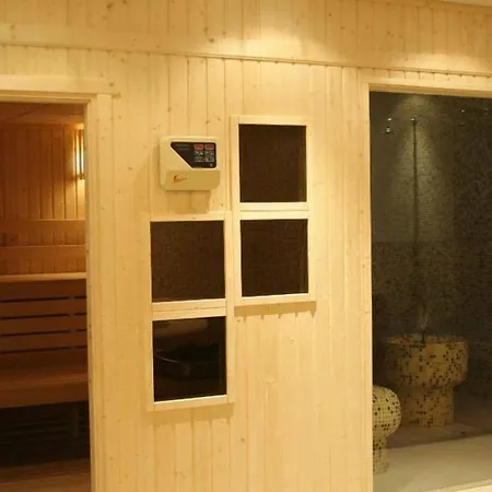 Lion Hotel 4*