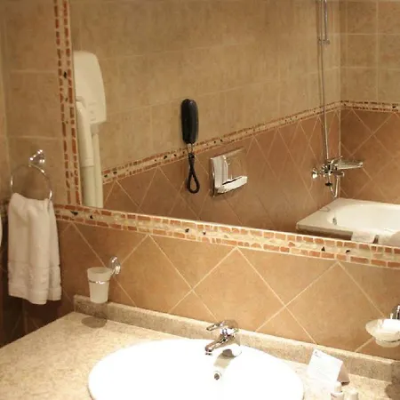 лион Банско